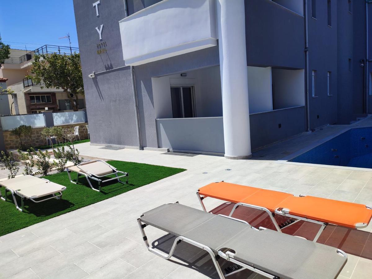 Deluxe City Hotel Chrissi Akti Chania Exterior foto