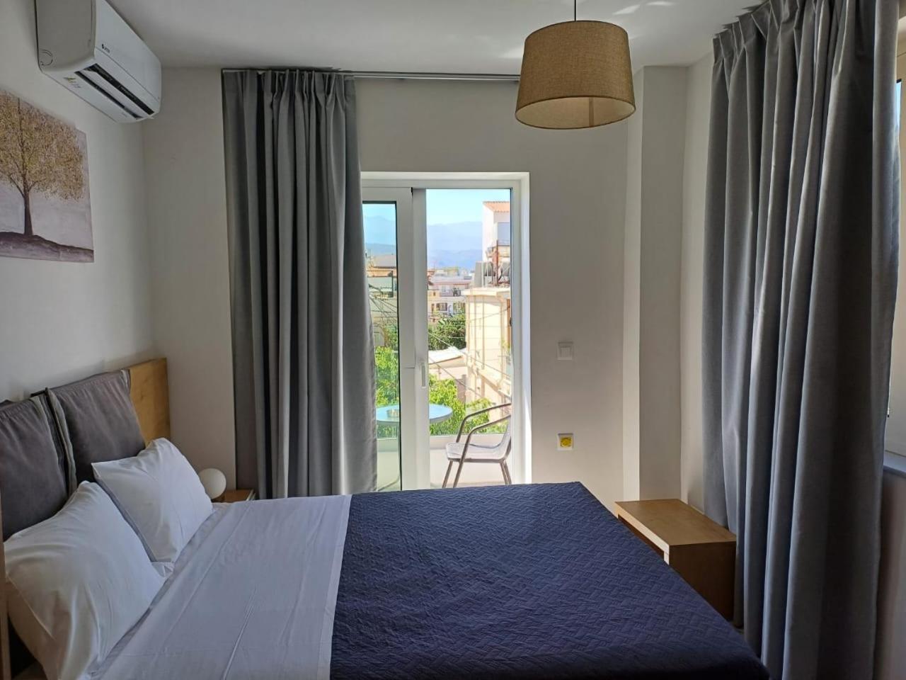 Deluxe City Hotel Chrissi Akti Chania Exterior foto