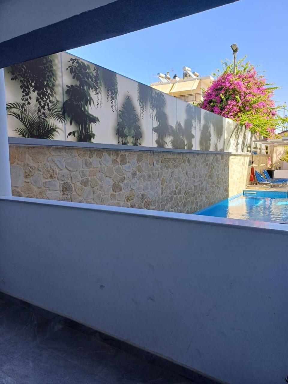 Deluxe City Hotel Chrissi Akti Chania Exterior foto