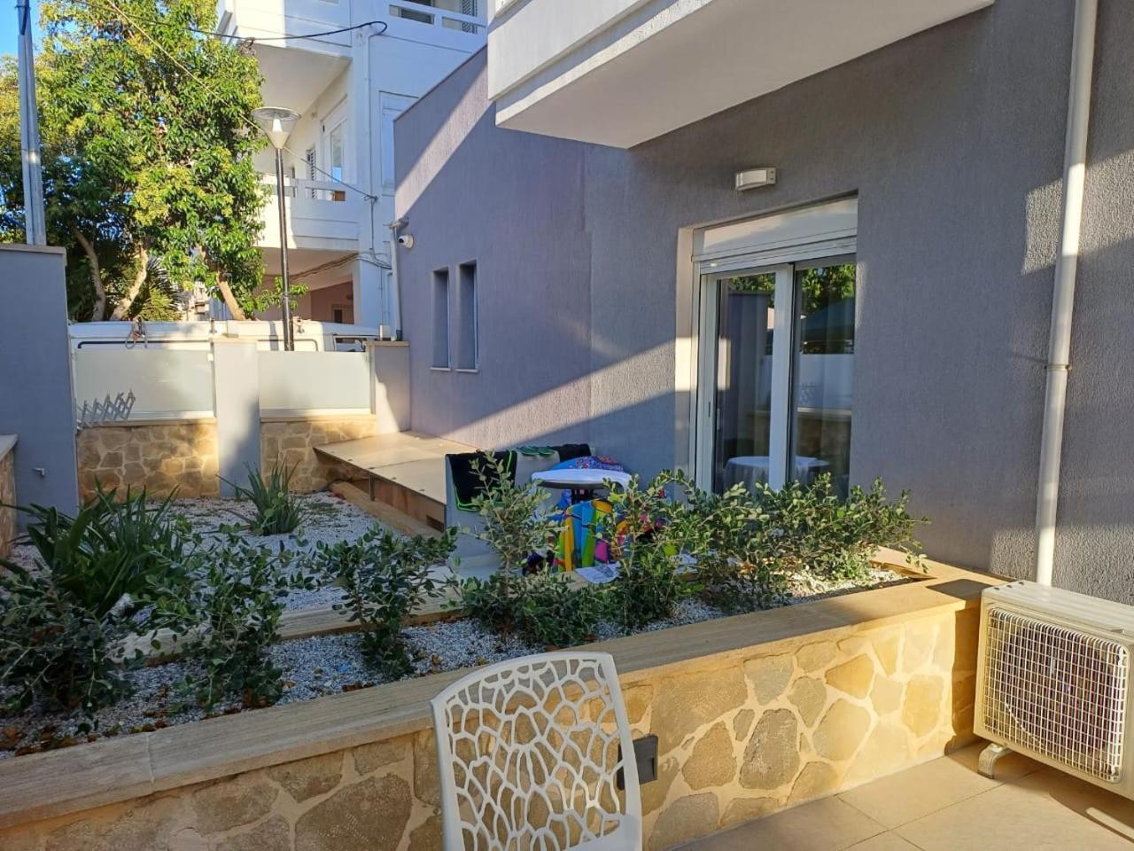 Deluxe City Hotel Chrissi Akti Chania Exterior foto